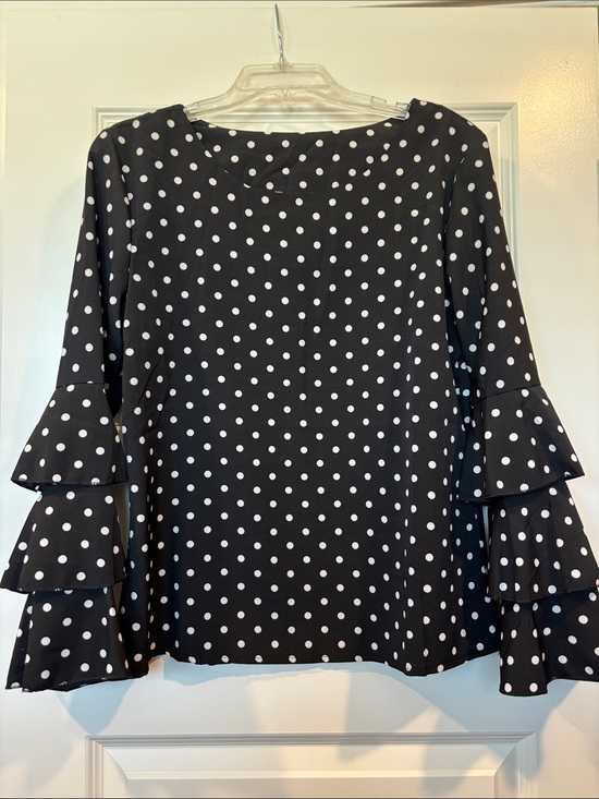 Tops - Women’s Black Polka Dot Ruffle Sleeve Top